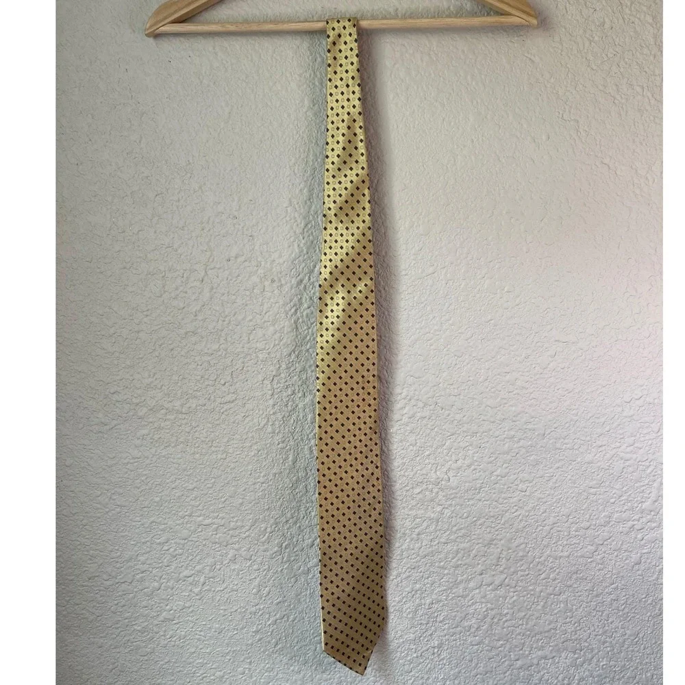 Vintage Y2K/90s Tommy Hilfiger Men's Gold Tie Navy Blue Classic Necktie Designer